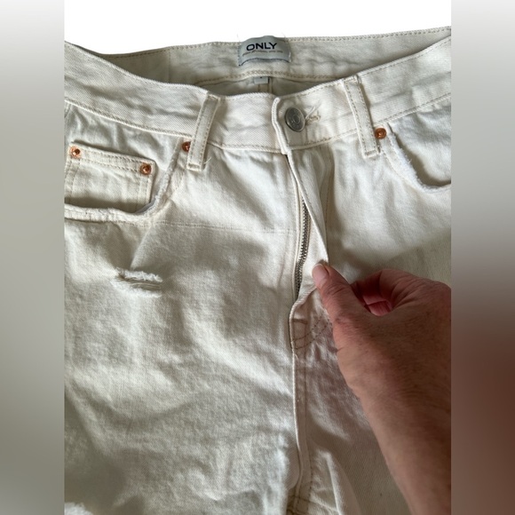 Only Women Distressed Jeans Shorts - Picture 5 of 16